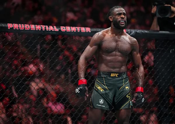 Aljamain Sterling : le sac à dos humain peut-il étouffer Zalal ?