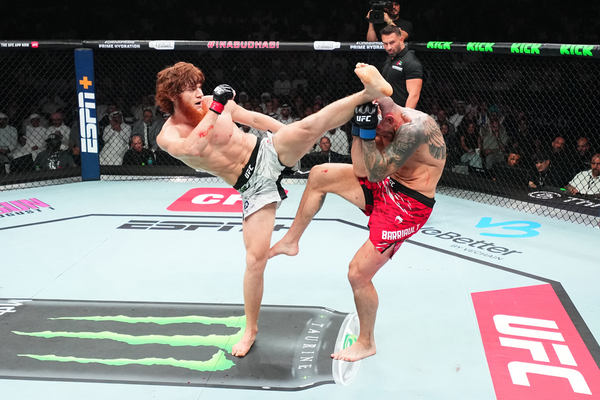 Shara Magomedov, o pirata que se recusa a ir para o chão